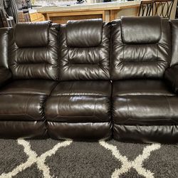 Leather Sofas With Recliners 