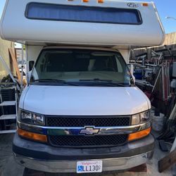 Rv C-class Chevrolet Four Winds 28ft