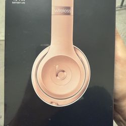 *SEALED* Never Opened, Beats by Dre Solo 3 ROSE GOLD