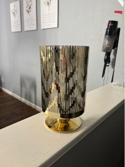 Gold candle holder