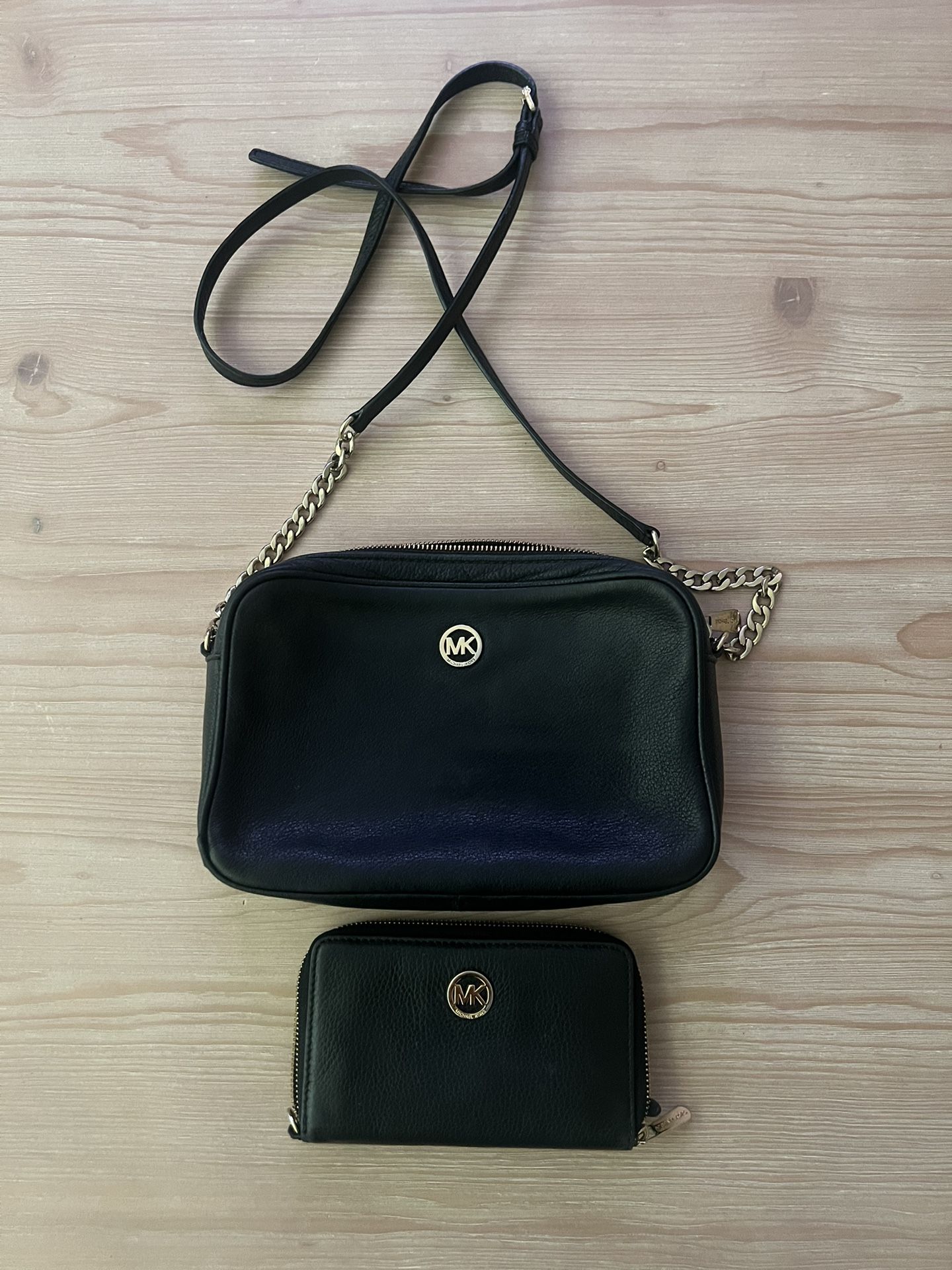 Michael Kors Leather Crossbody Bag & Wallet!