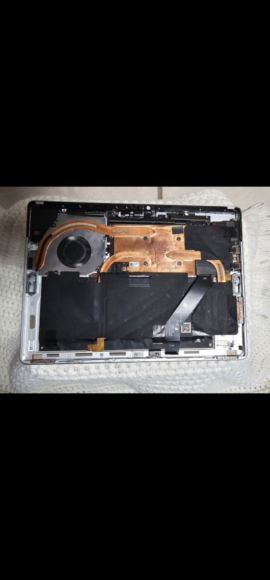 Surface Pro 8 Model 1983(for parts Only)