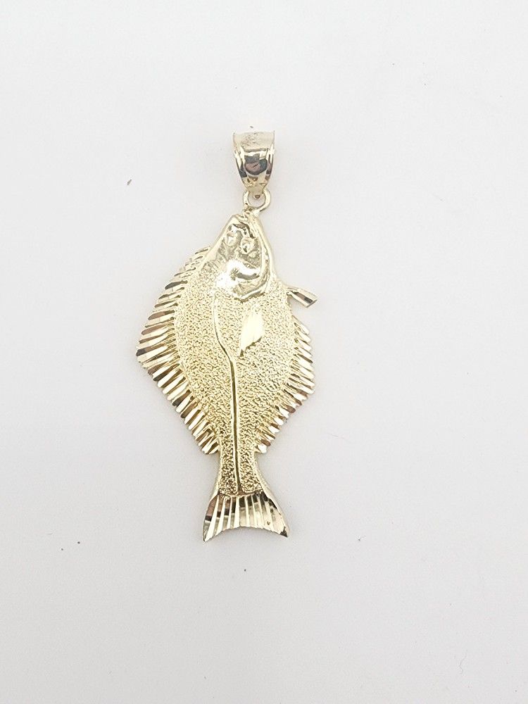 14k gold fish pendant