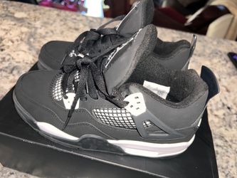 (Size 8 woman/ 6.5 men) Jordan 4 “White Thunder”