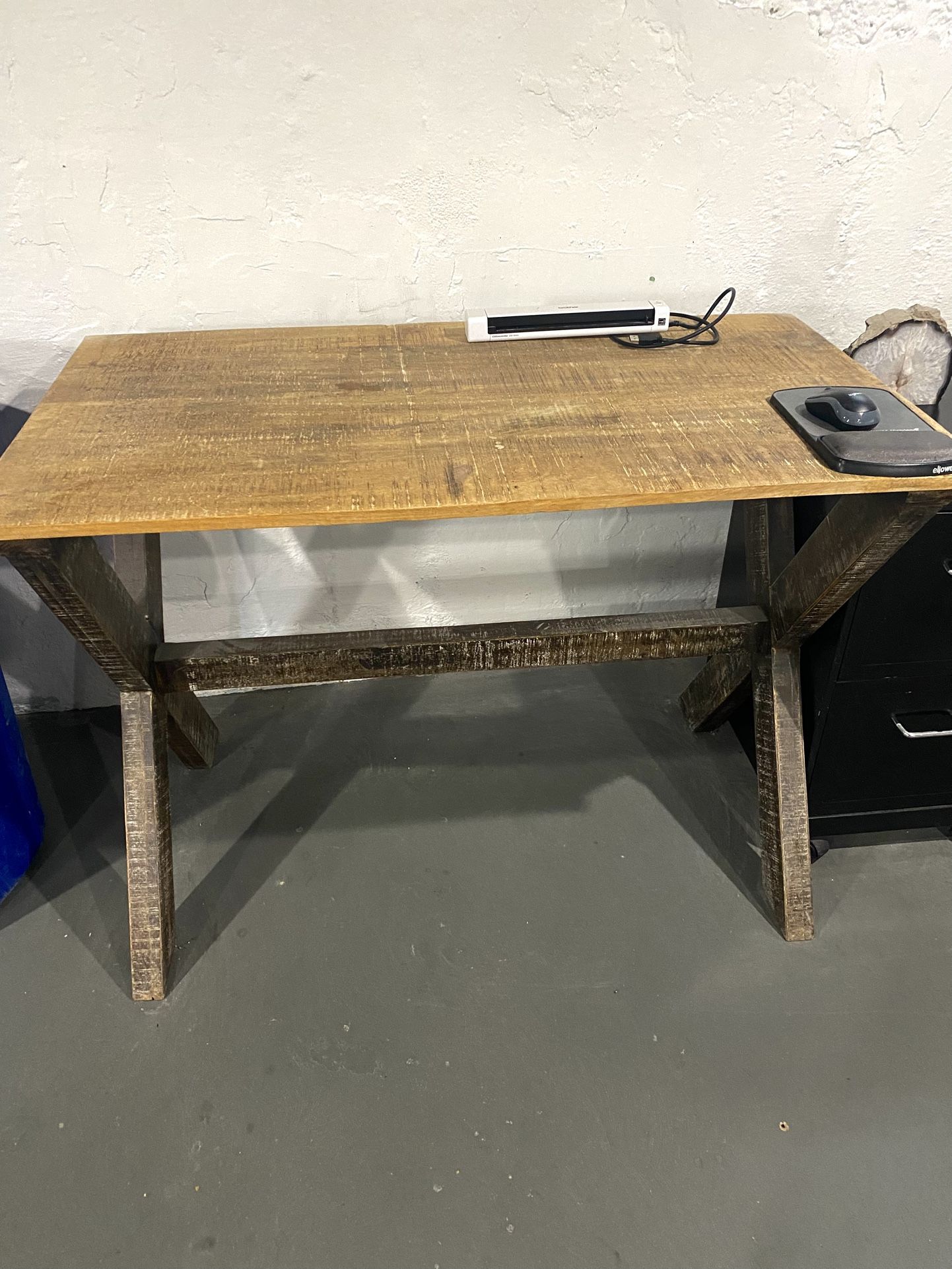 Desk/Table