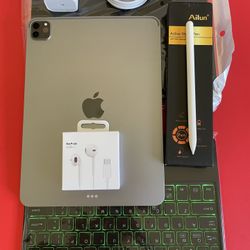 128GB Apple IPad Pro 11” 3rd Generation (2021 Model / M1 chip/ Liquid Retina / Face ID)  with pen, keyboard & Accesories (1TB $849)