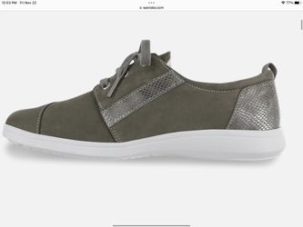 SAS Shoes 6.5 Marnie snake NEW Half Price