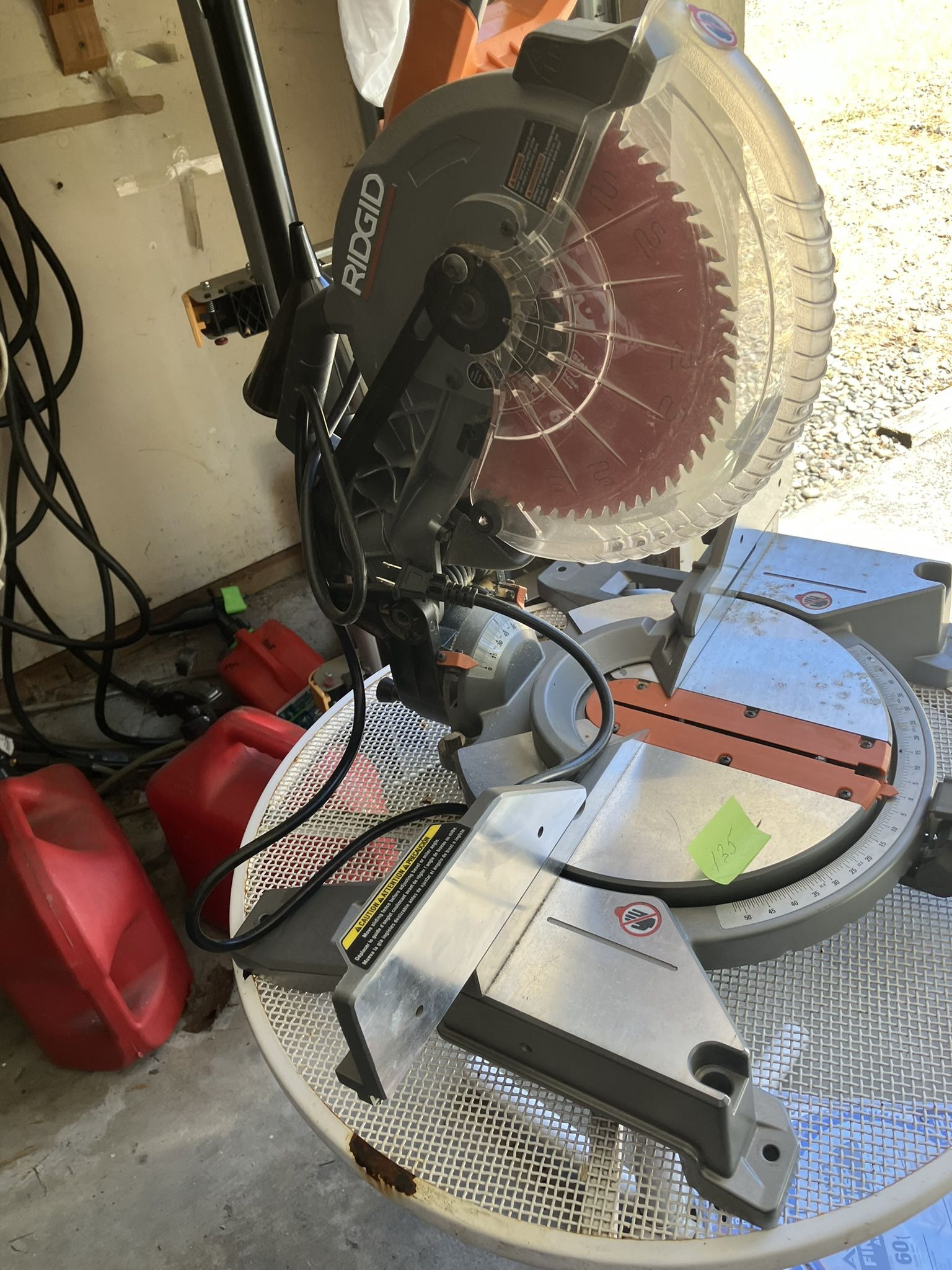 Ridged Miter Saw W/ 4 Extra Blades