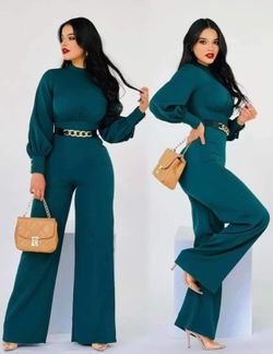New Women's 2 Piece Set/Jumpsuit Available In Size Small And Medium