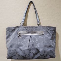 VTG Coach HUGE Silver Canvas Signature Logo Tote Plum Purple Interior Bag Purse