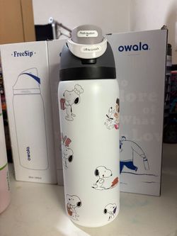 Owala FreeSip 32oz Snoopy Water Bottle