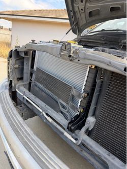 Brand new Radiator 2005 Dodge Ram 1500
