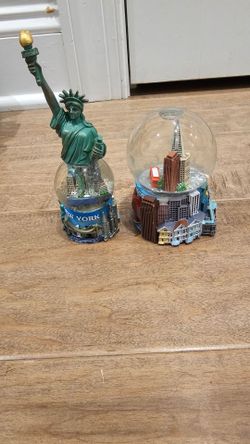 Vintage City Skyline Snow Globe Souvenirs – New York & San Francisco Set