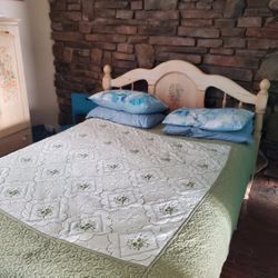 floral bed and dressers set!!