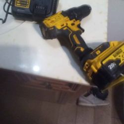 DeWalt 20v Max Drill With Battery And Charger 