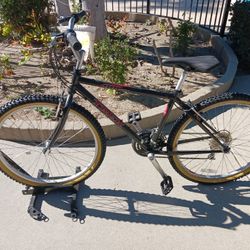 Trek 820 Mountain Bike

