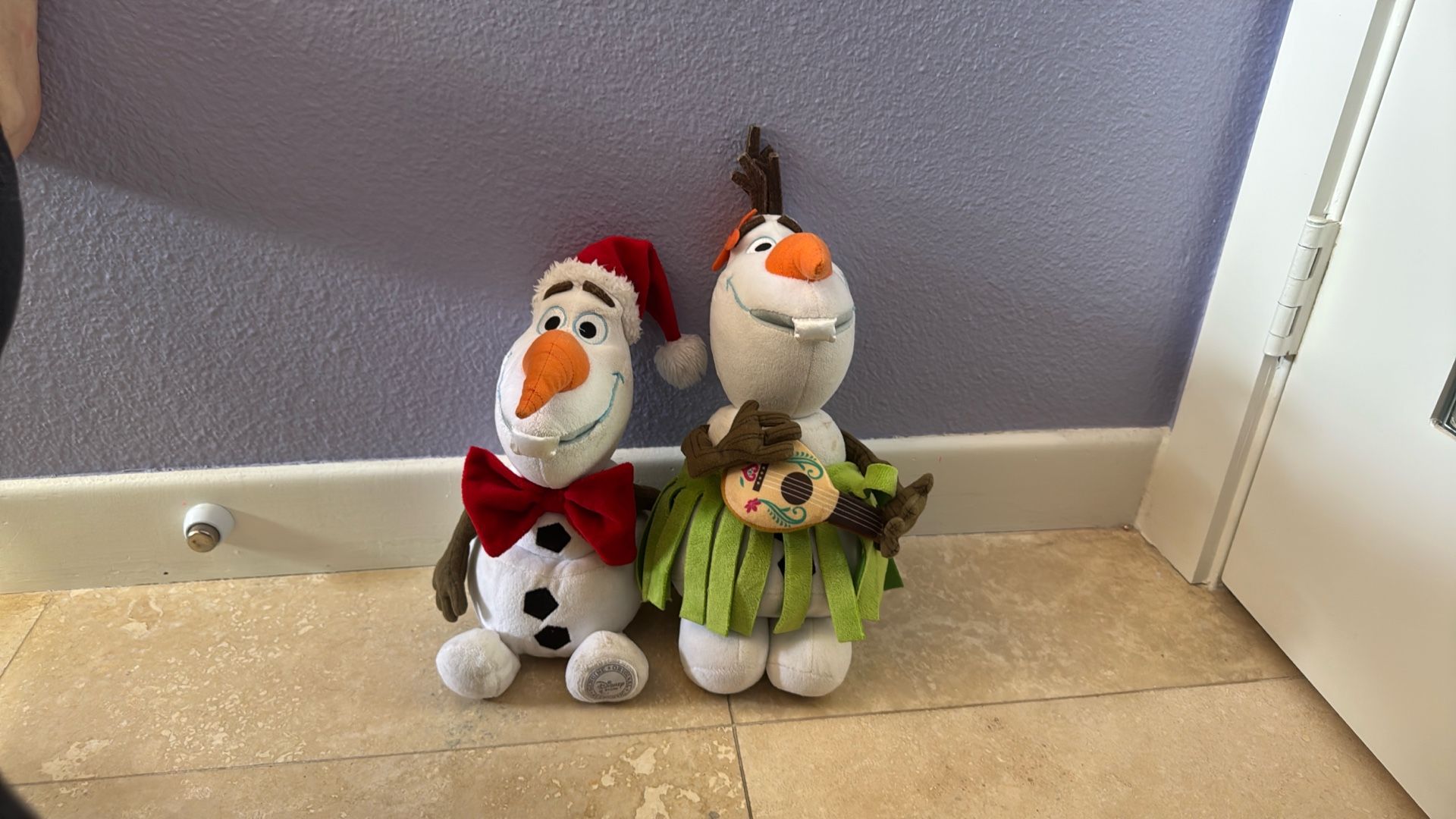 AUTHENTIC DISNEY Olaf Stuffed Animal