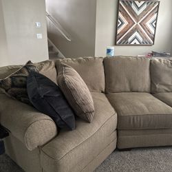 Large sectional couch - Seats At Least 7 