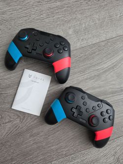 2 Voyee Controllers