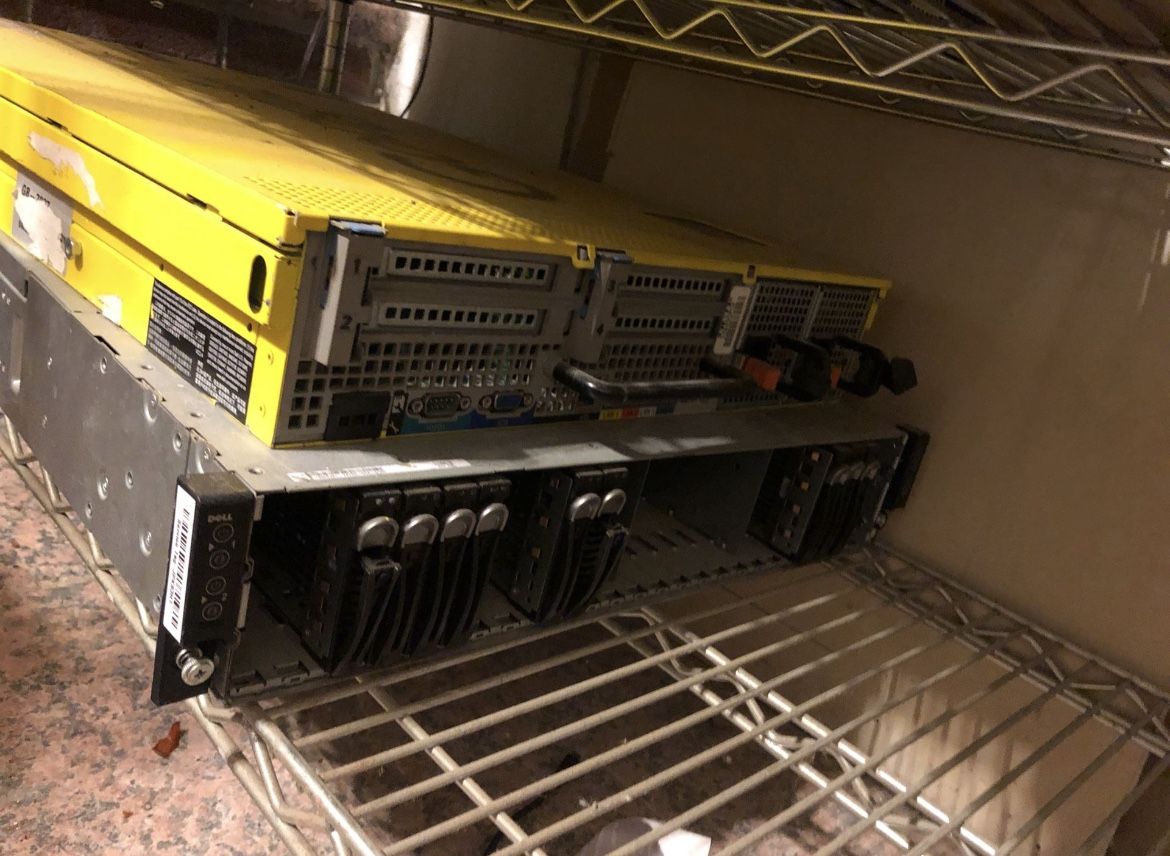 LOT C6100 + 2x poweredge R710 Dell servers (6 total)