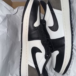 New men’s size 9.5 Jordan 1 low mocha