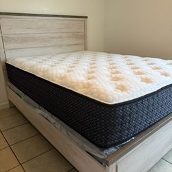 CAMA QUEEN ,COLCHÓN BASE , ESPEJO 🪞 CON TOCADOR Y UN BURÓ NUEVO 