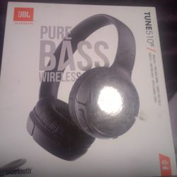 JBL Pure Bass Wireless Headphones 