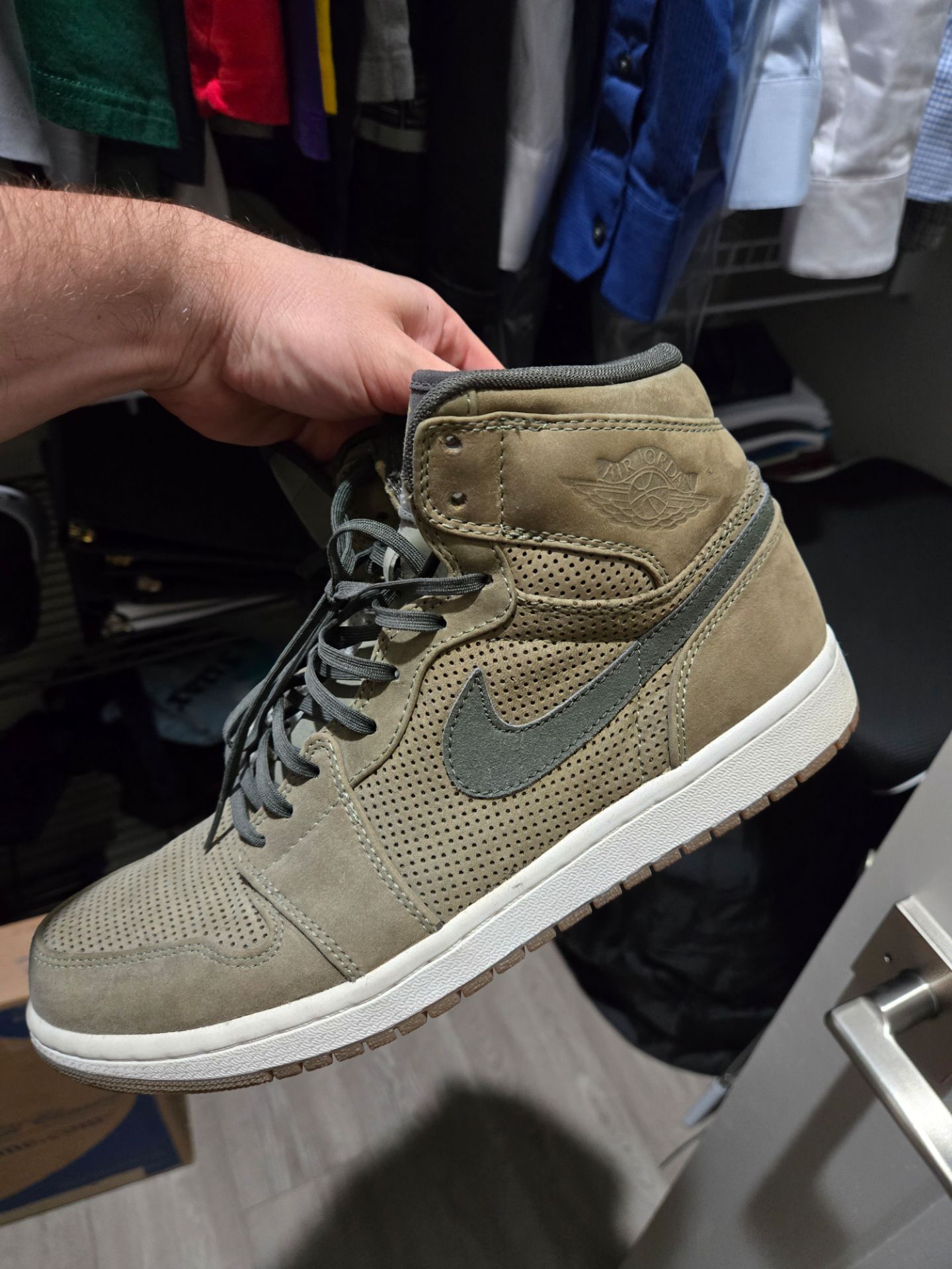 Jordan retro 1 high tops size 10 mint condition olive green