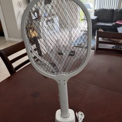 Battery operated bug zapper