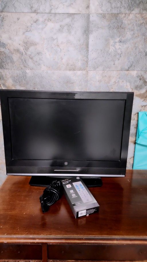 24"Tv With Remote