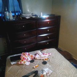 Walnut Dresser, 8 Drawers in great condition! 