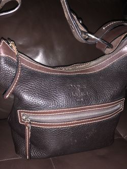 Dooney & Bourke pebbled leather purse very nice