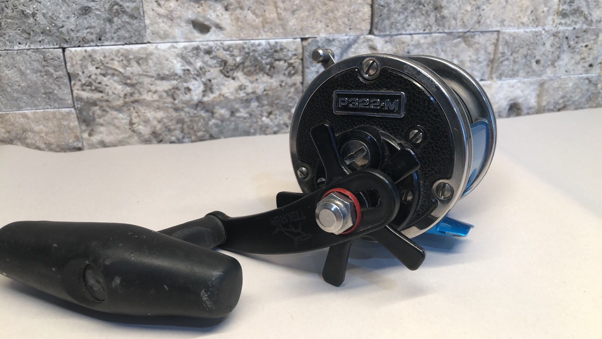 NEWELL P-332M Conventional Reel with Tiburon Power Handle and BLUE Frame