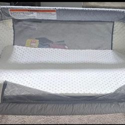 Bassinet-Never been Used