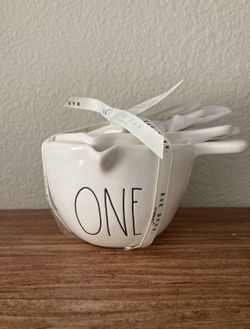 Rae Dunn White Measuring Cups With Handle