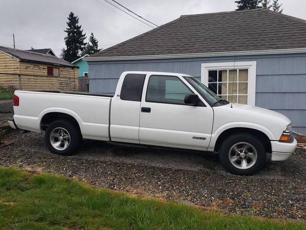 2000 Chevy S10 Automatic 2.2......extended cab for
