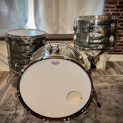 Vintage 1965 Ludwig Drum Set In Sky Blue Pearl