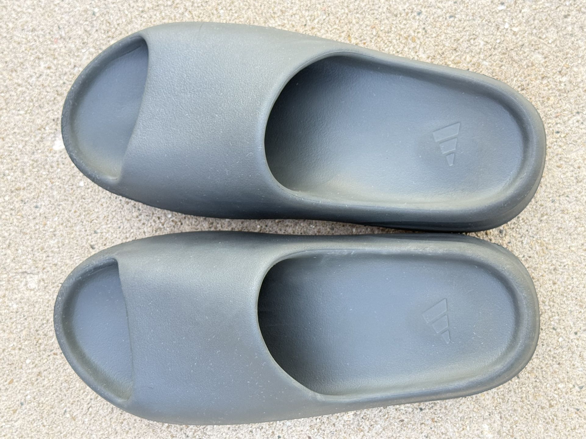 Yeezy Slide ** Slate Grey ** Size 14 