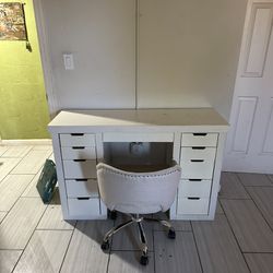 Vanity Desk & Chair 