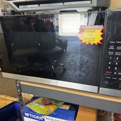 Large Microwave Counter Top New 