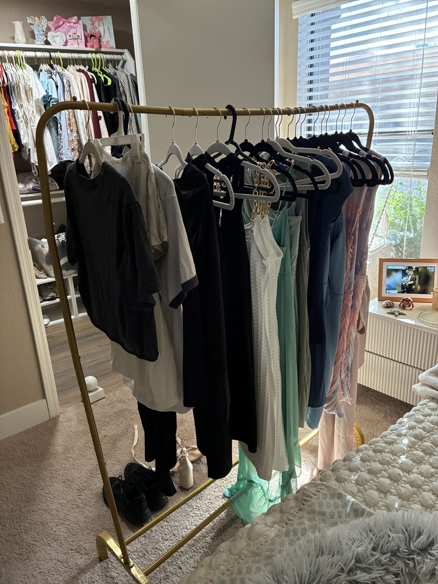 NEW Women’s Clothes Bundle & Rack Various Sizes 