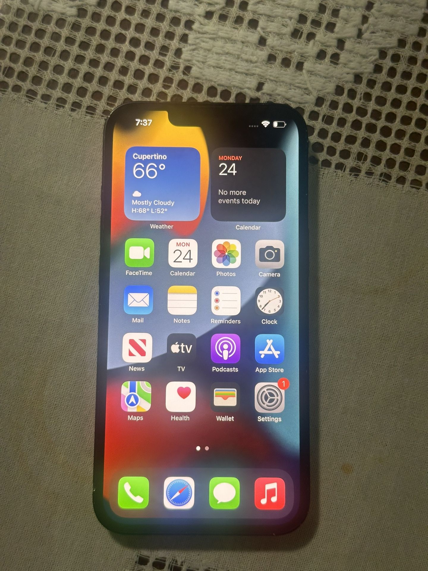 iPhone 13 Locked