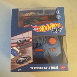 2020 MATTEL Hot Wheels 1:64 RC- '17 Nissan GT-R R35 GWB72 Ages 5+