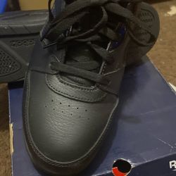 Tennis Reebok  Work Safety  Toe Size 13W  Color Black New In Box 