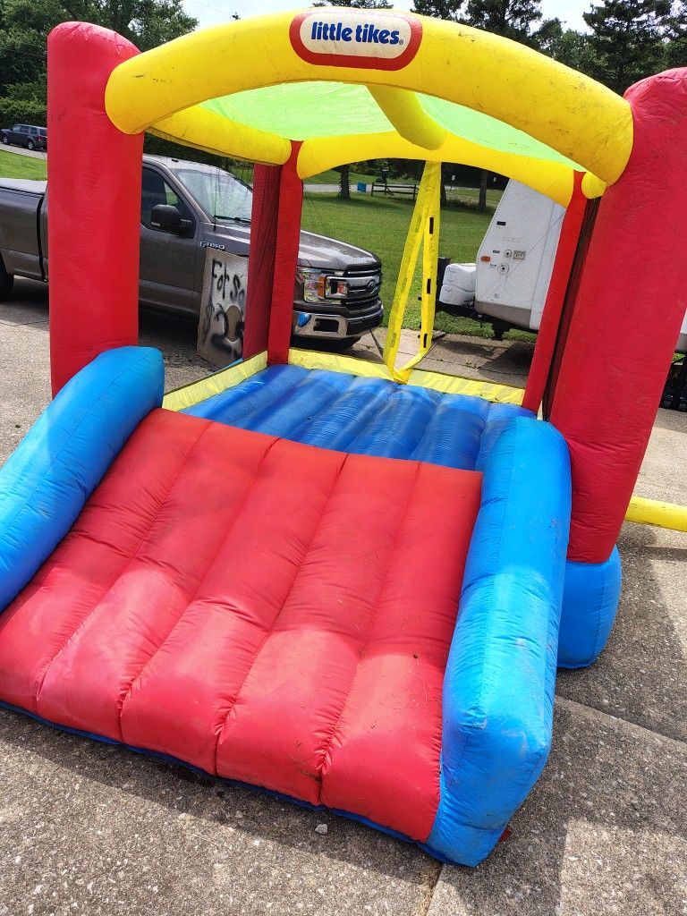Little Tikes Inflatable Bounce House With Slide