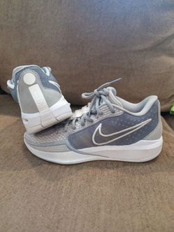 Nikes no box size 5/2 grey