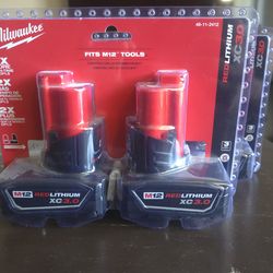 Milwaukee
M12 12-Volt Lithium-Ion XC Extended Capacity 3.0 Ah Battery Pack (2-Pack)