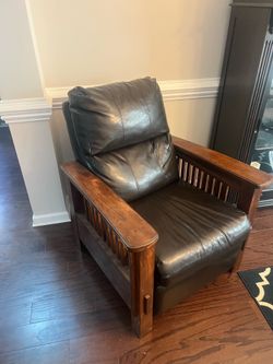 Mission-style wooden lounge reclining chair