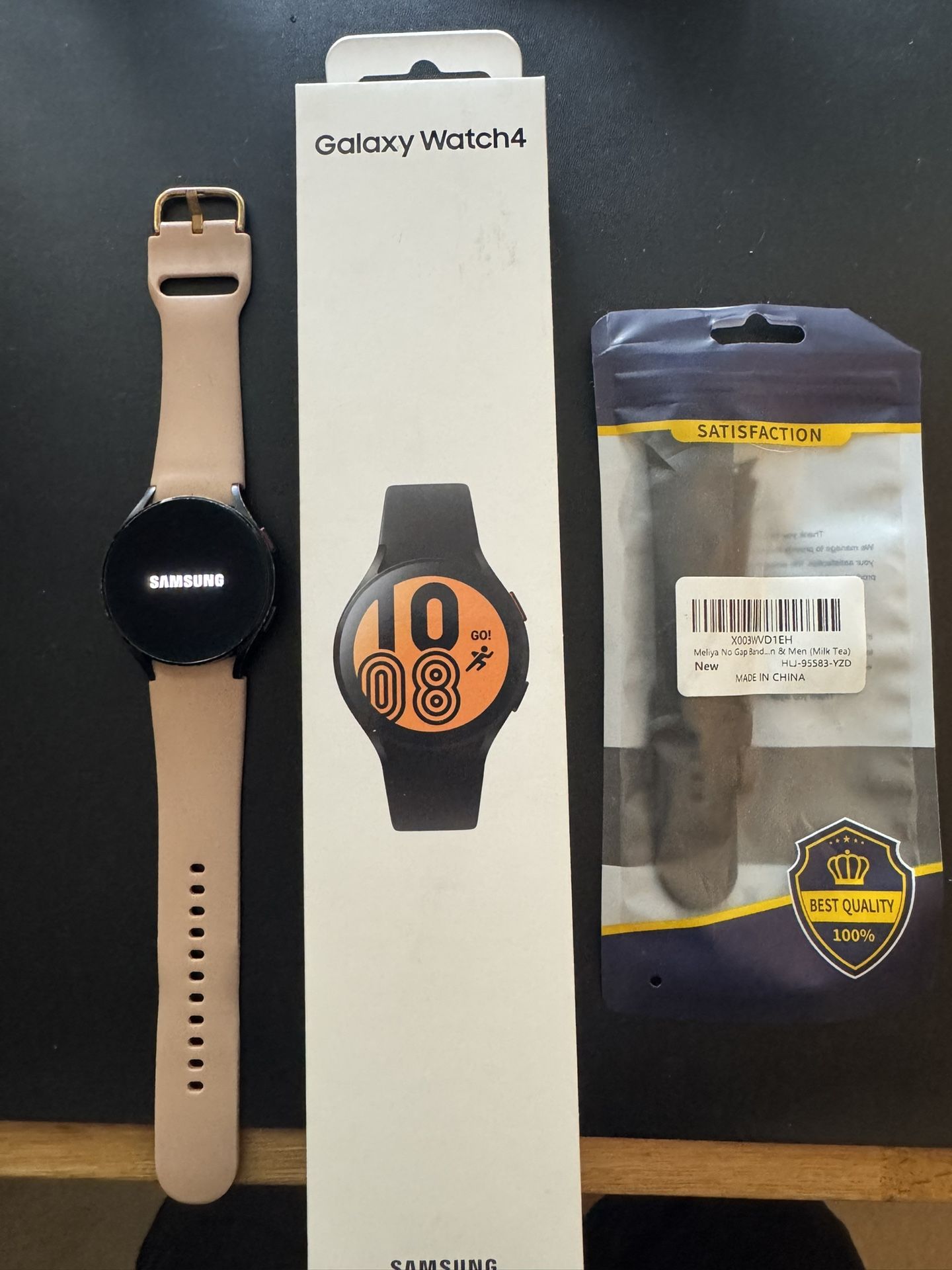 Samsung Galaxy Watch 4 With Charger And Extra Band