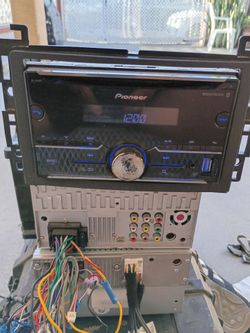 Pioneer double din Bluetooth stereo